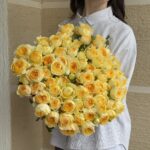 пышный букет из кустовых роз Сильва Санни